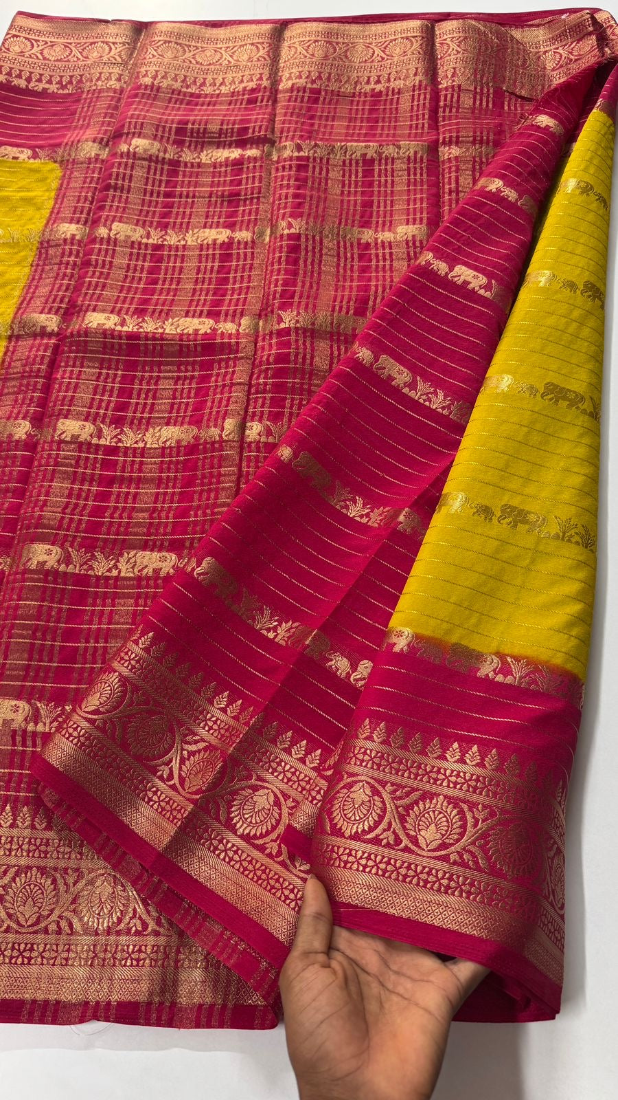 Georgette Crepe Beauty — Elephant with chic horizontal stripes