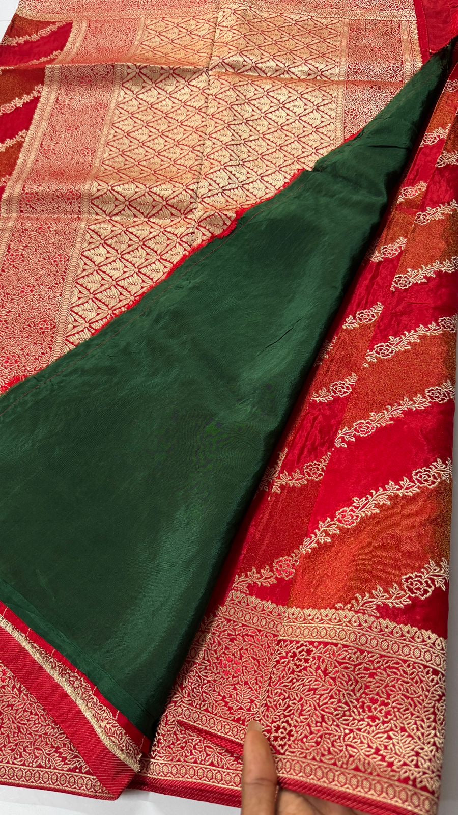 Pure Crepe Chinnon Silk Saree