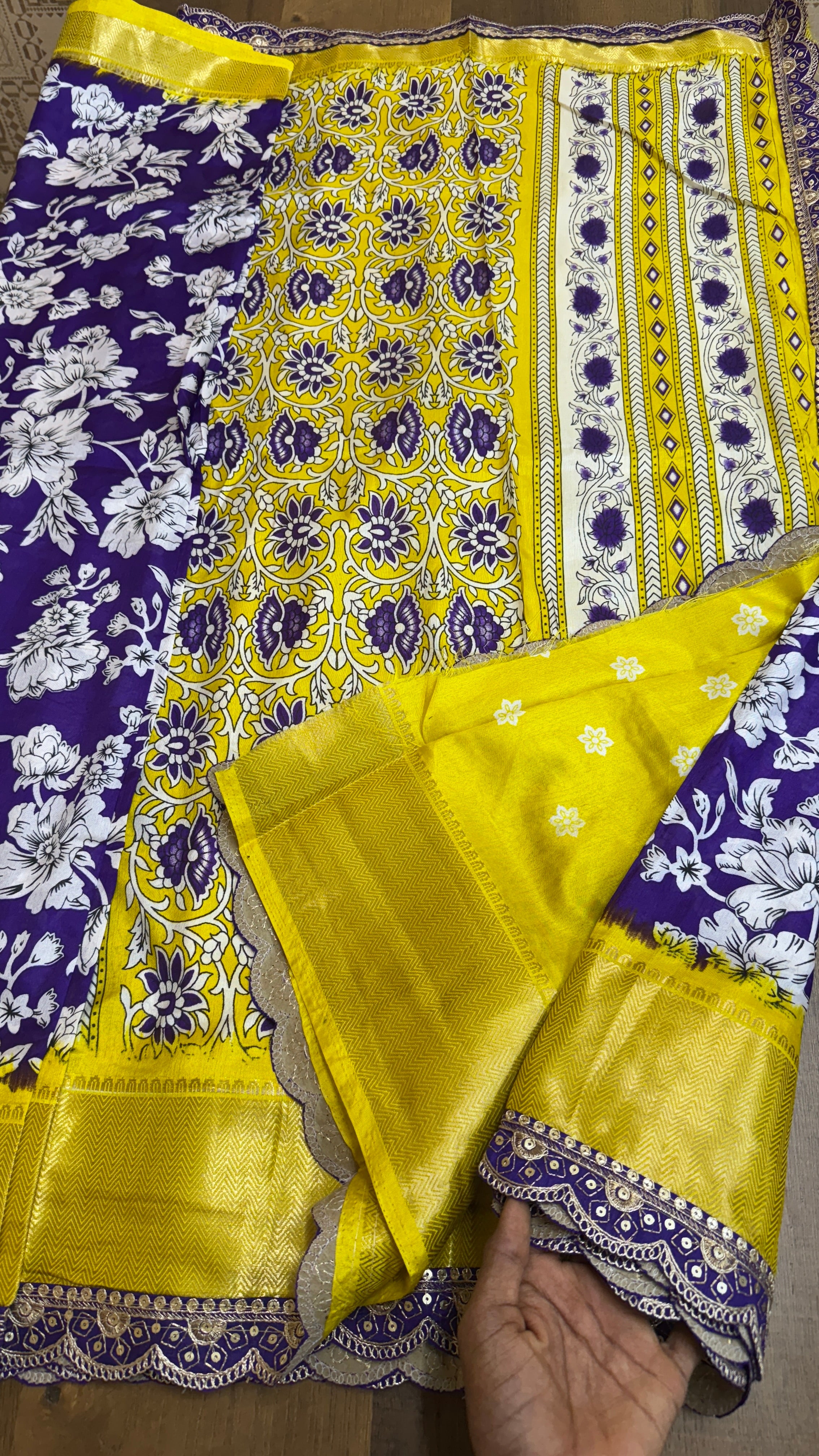 Dola Saree with Scallop Border