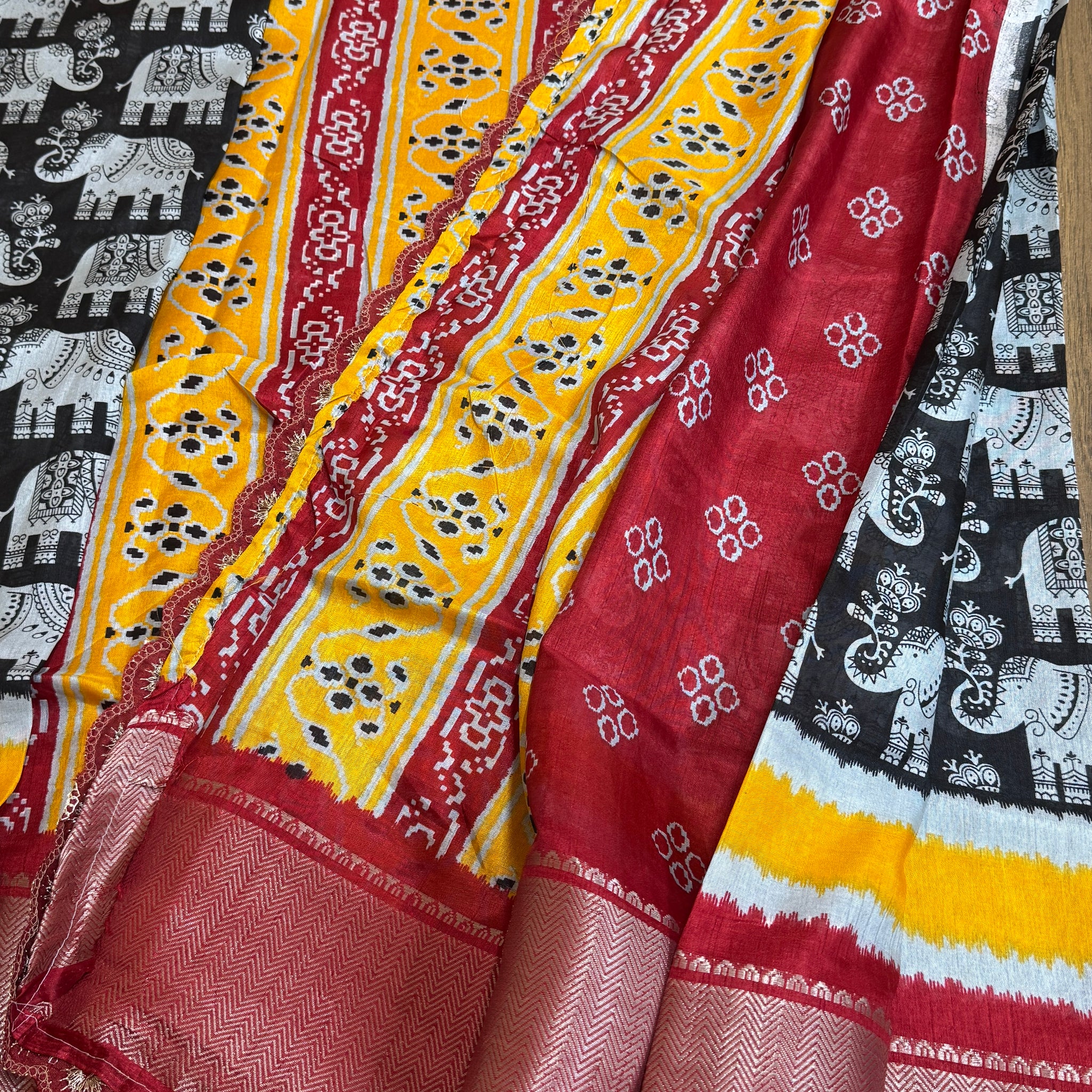 Dola Saree with Scallop Border