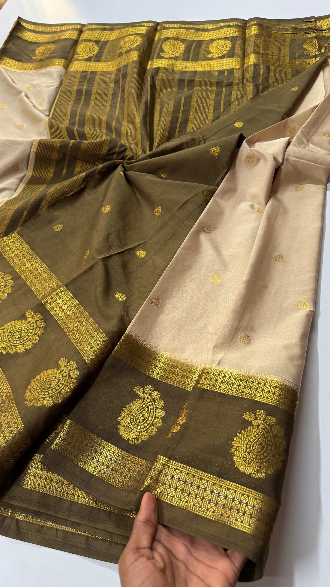 Semi Mysore Crepe Silk Saree Mango Border-VARAHI065