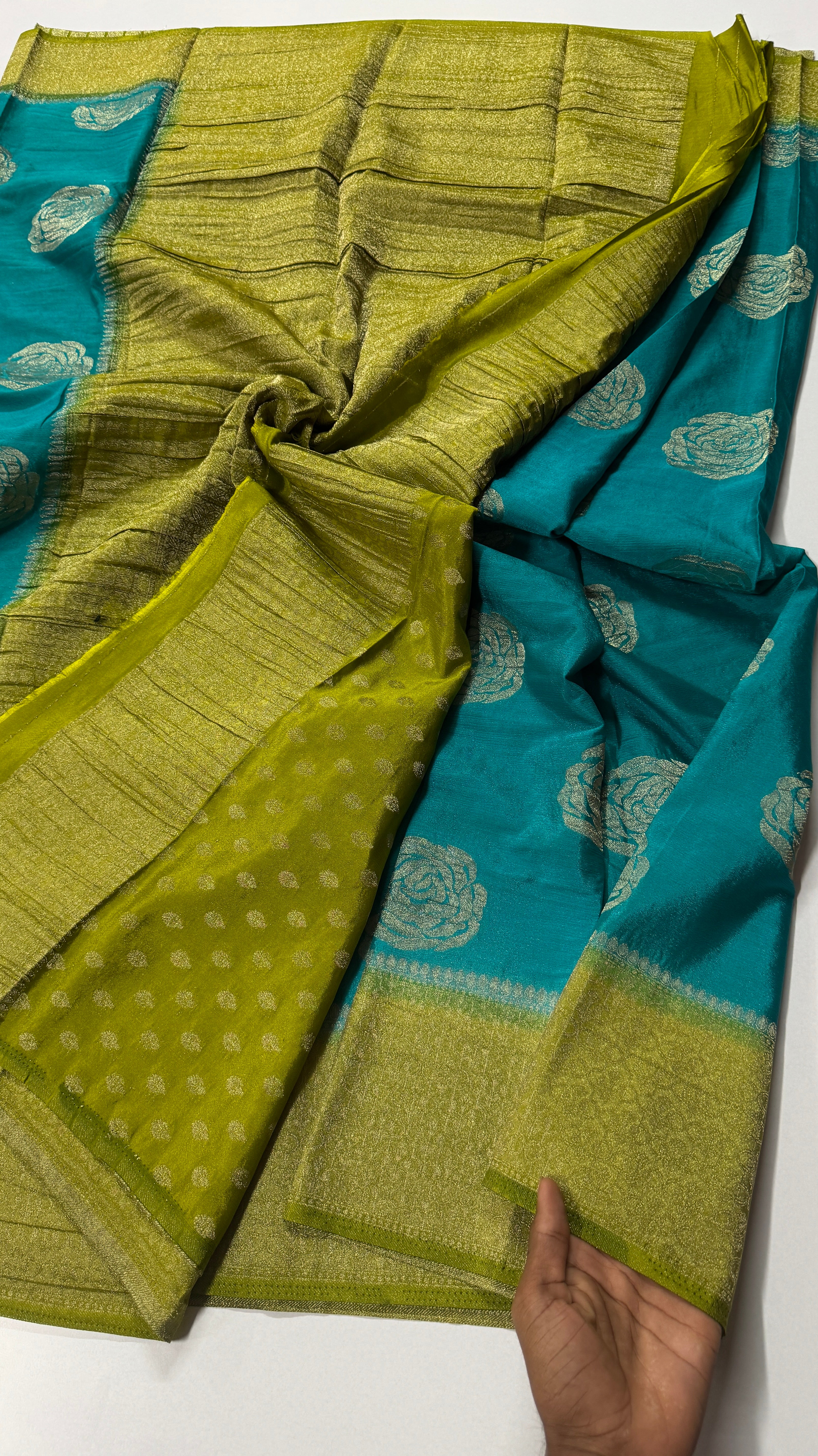 Georgette Crepe Rose Butta Saree-VARAHI088