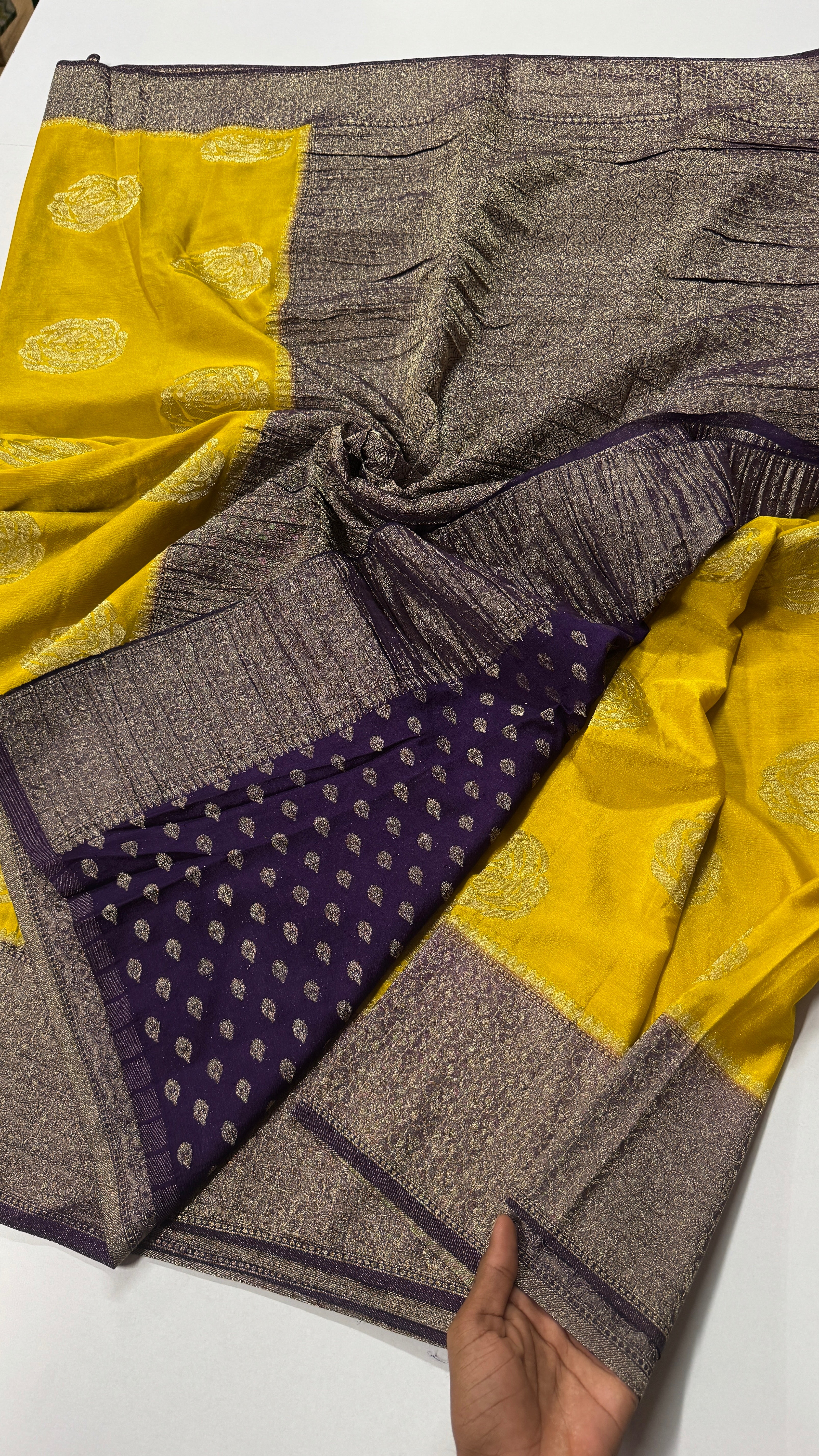 Georgette Crepe Rose Butta Saree-VARAHI088