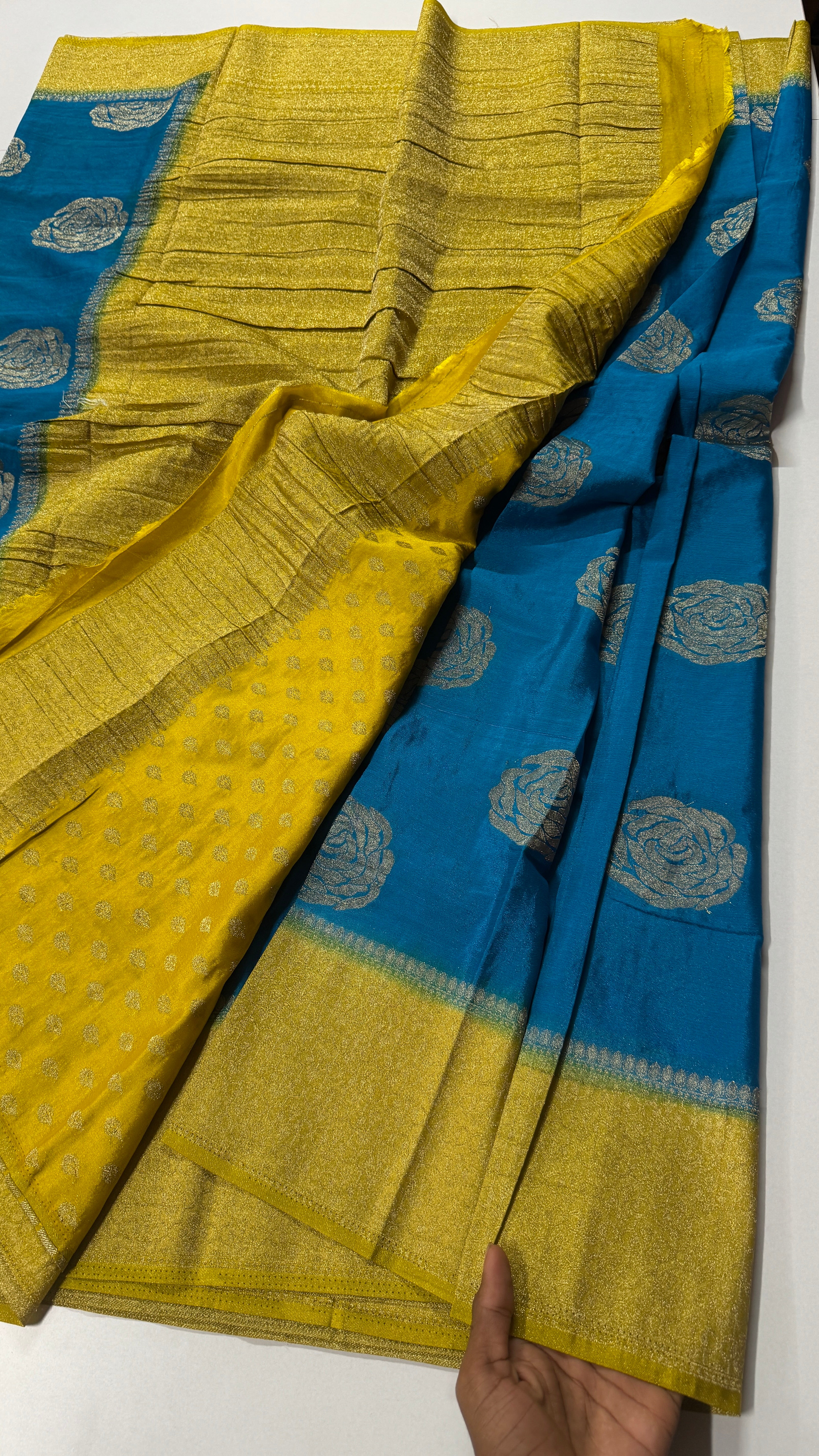 Georgette Crepe Rose Butta Saree-VARAHI088