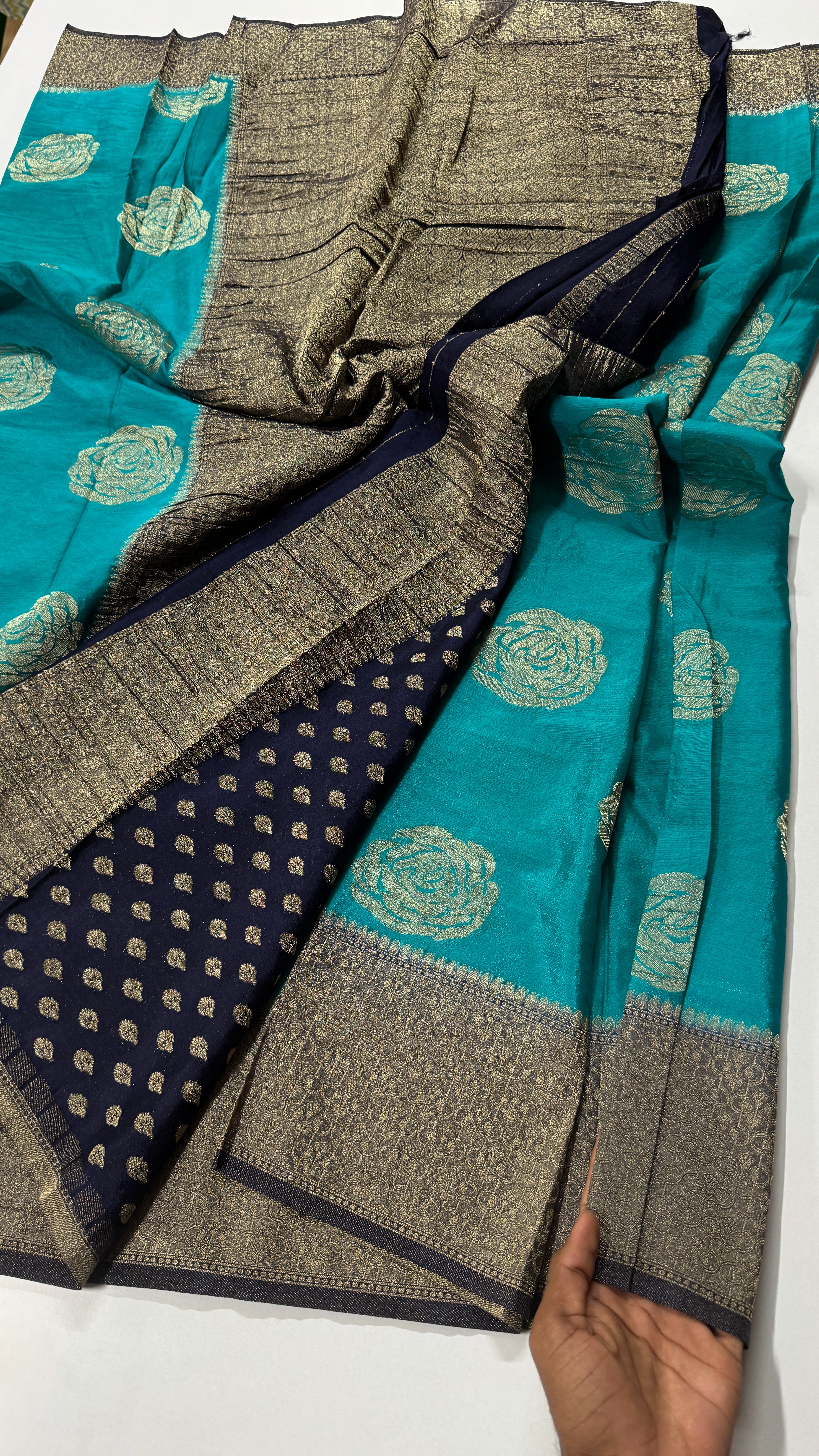 Georgette Crepe Rose Butta Saree-VARAHI088