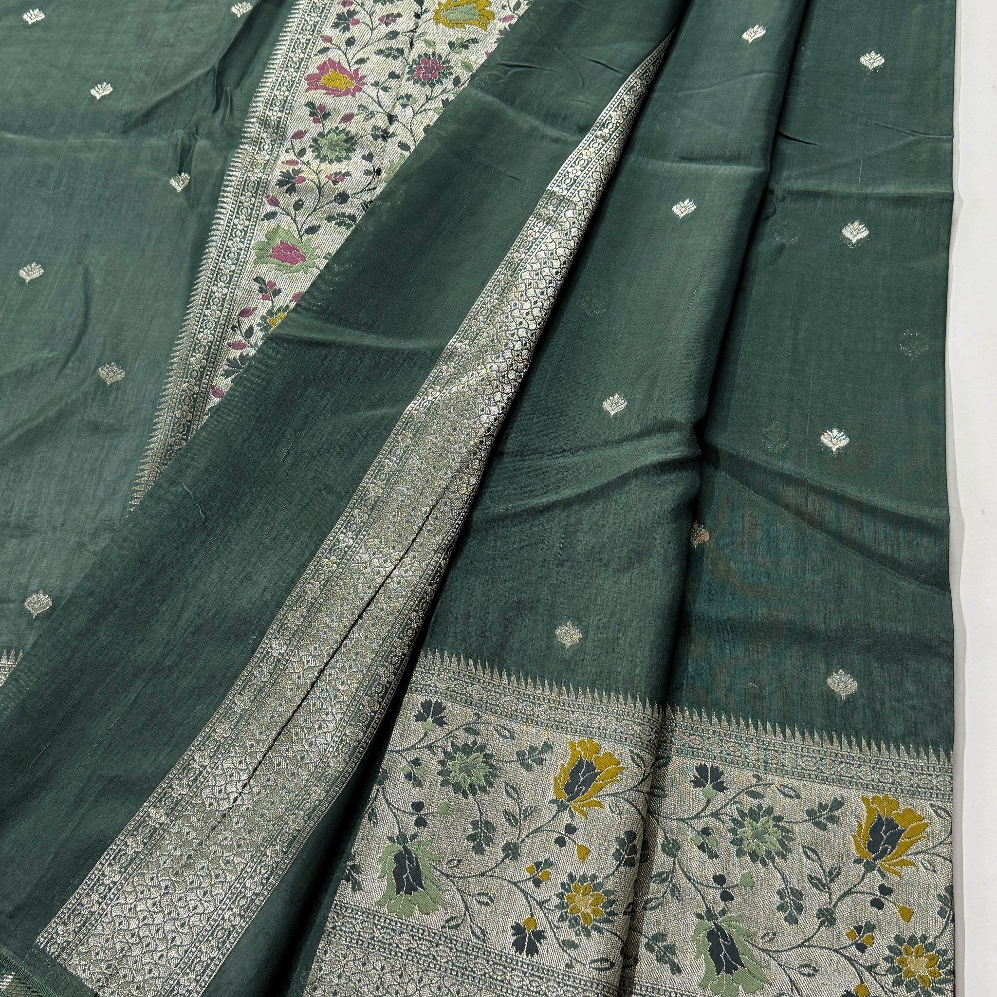 Pure Handloom Viscose Saree – Silver Zari Beauty
