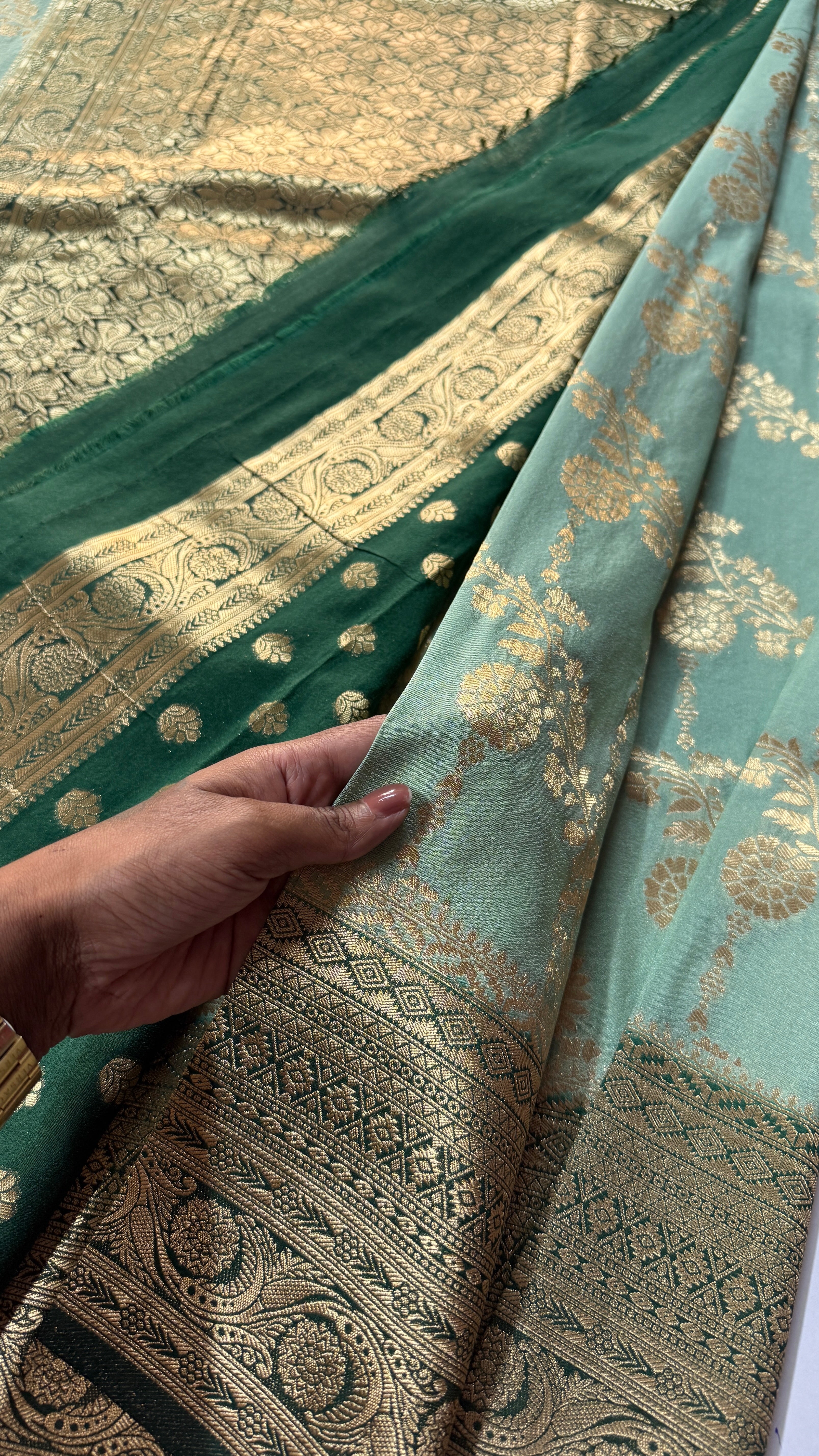 Jaal Georgette Saree with Butta Blouse- VARAHI018