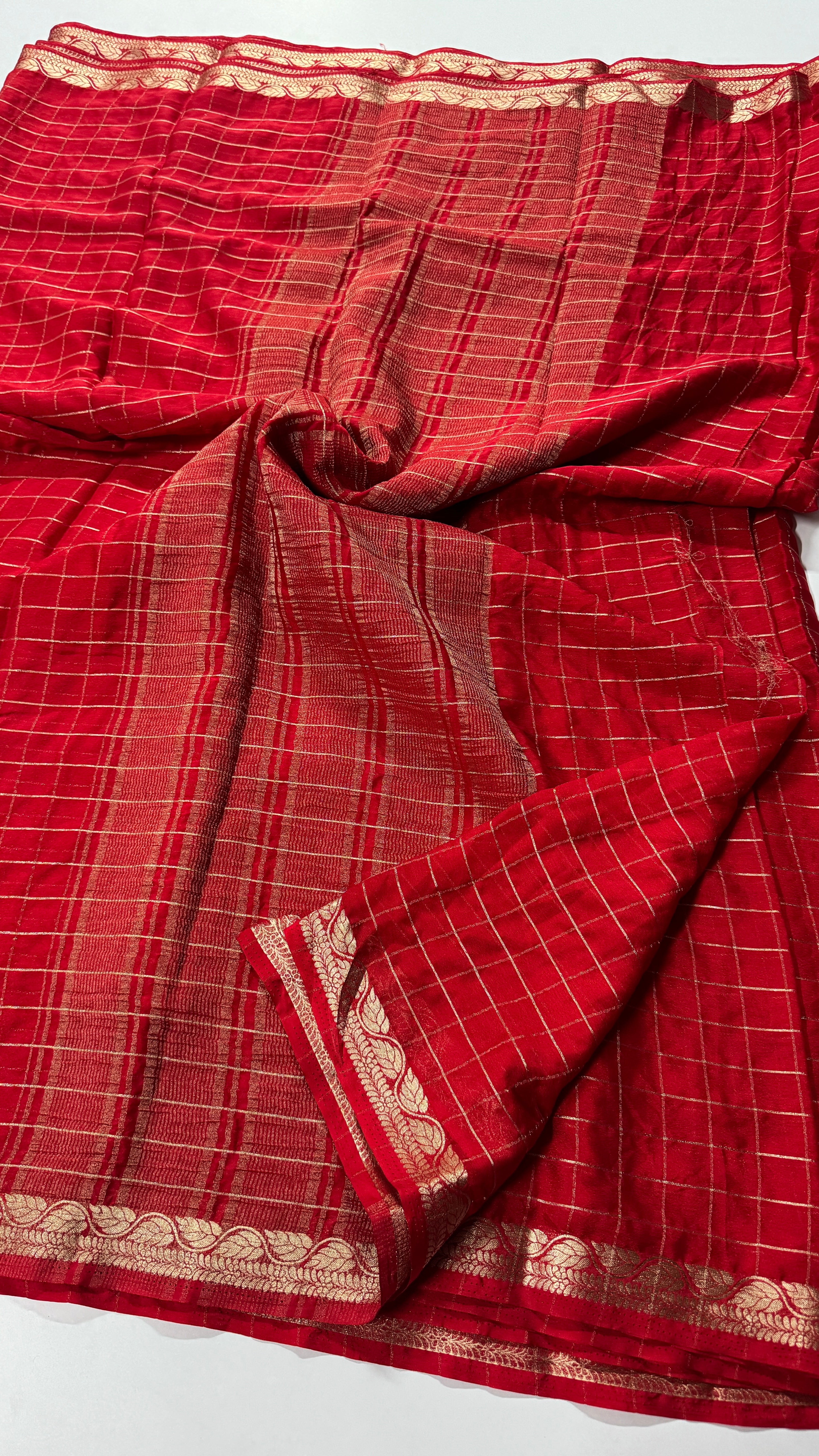 Chiffon Crepe Silk Saree with Leaf Border- VARAHI009