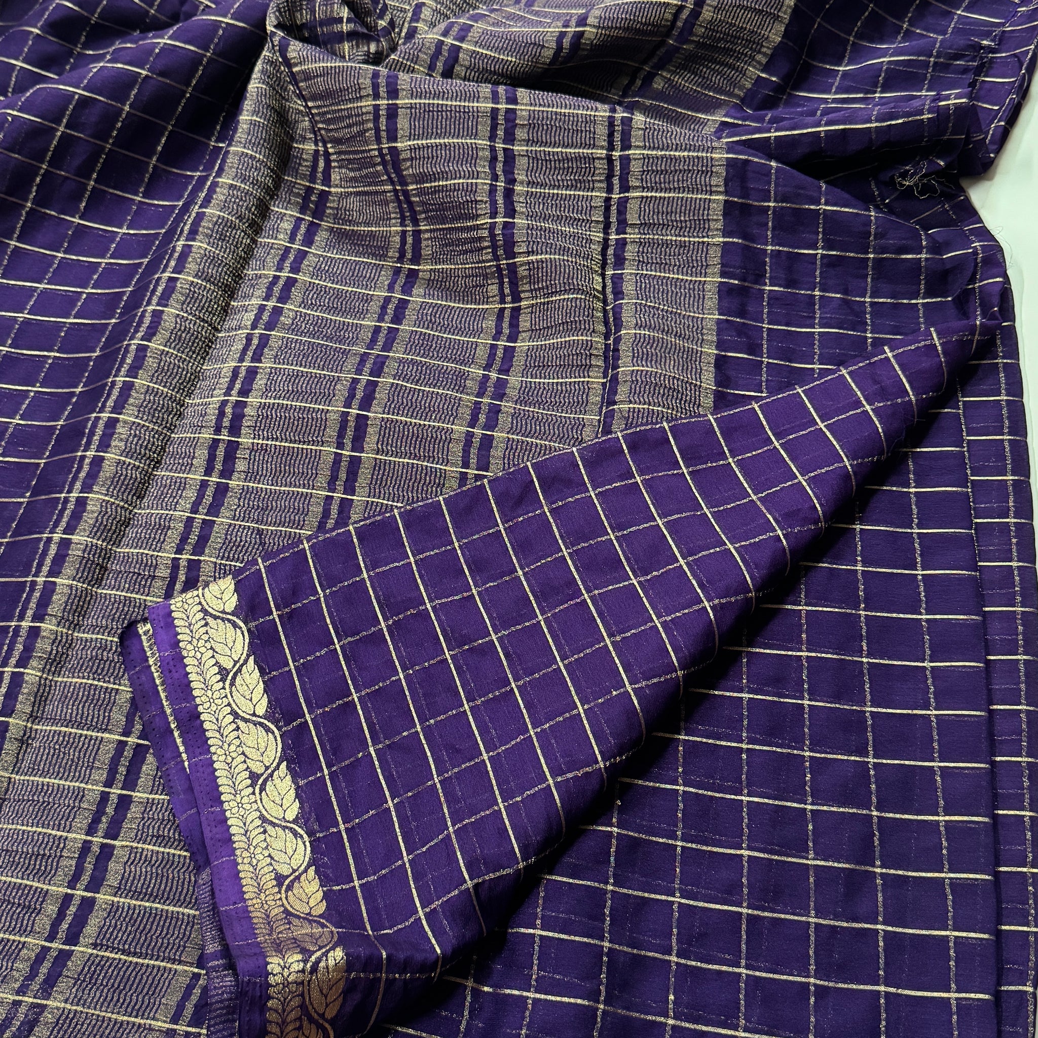 Chiffon Crepe Silk Saree with Leaf Border- VARAHI009