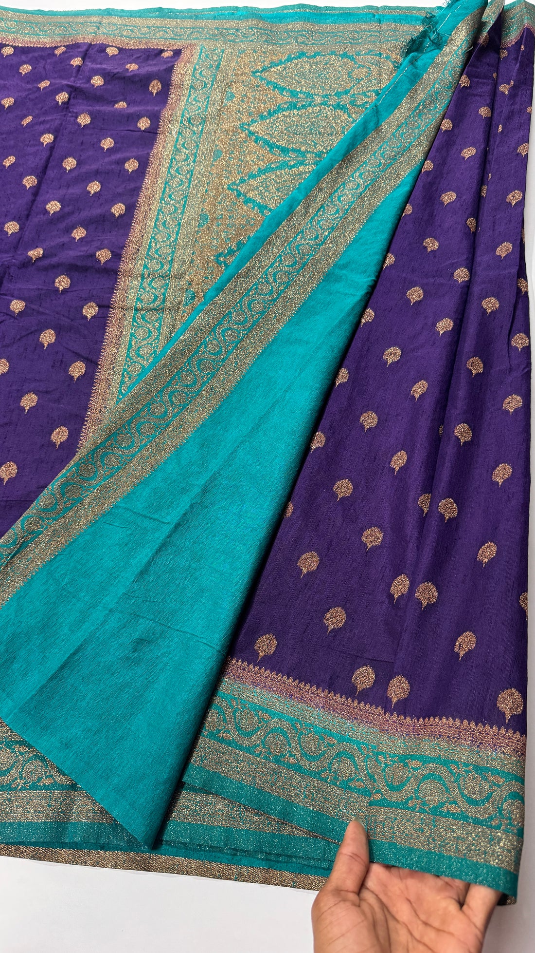 Linen beauty in antique zari - VARAHI013