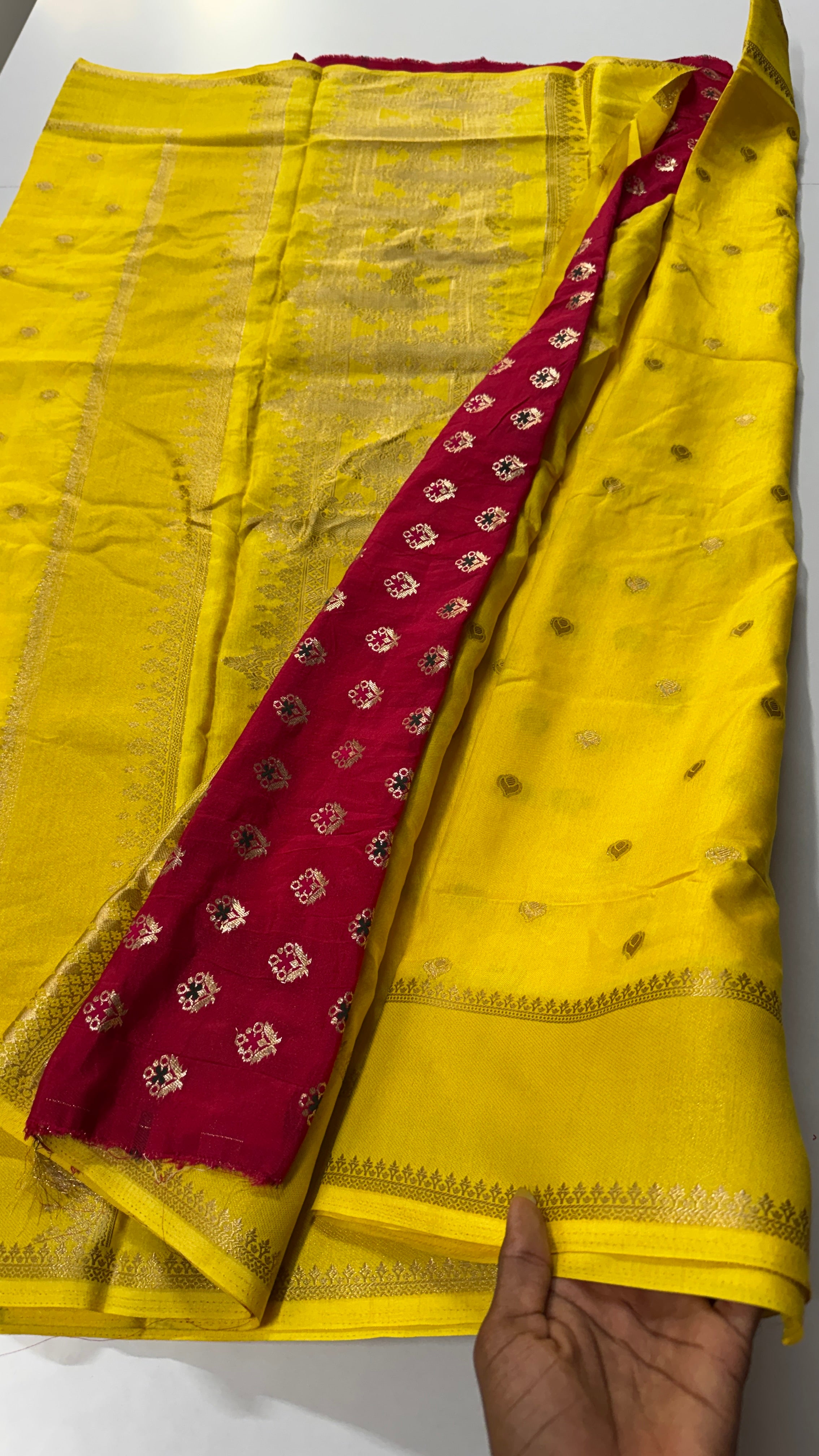 Semi Viscose Bentex Saree – Grand Pallu✨