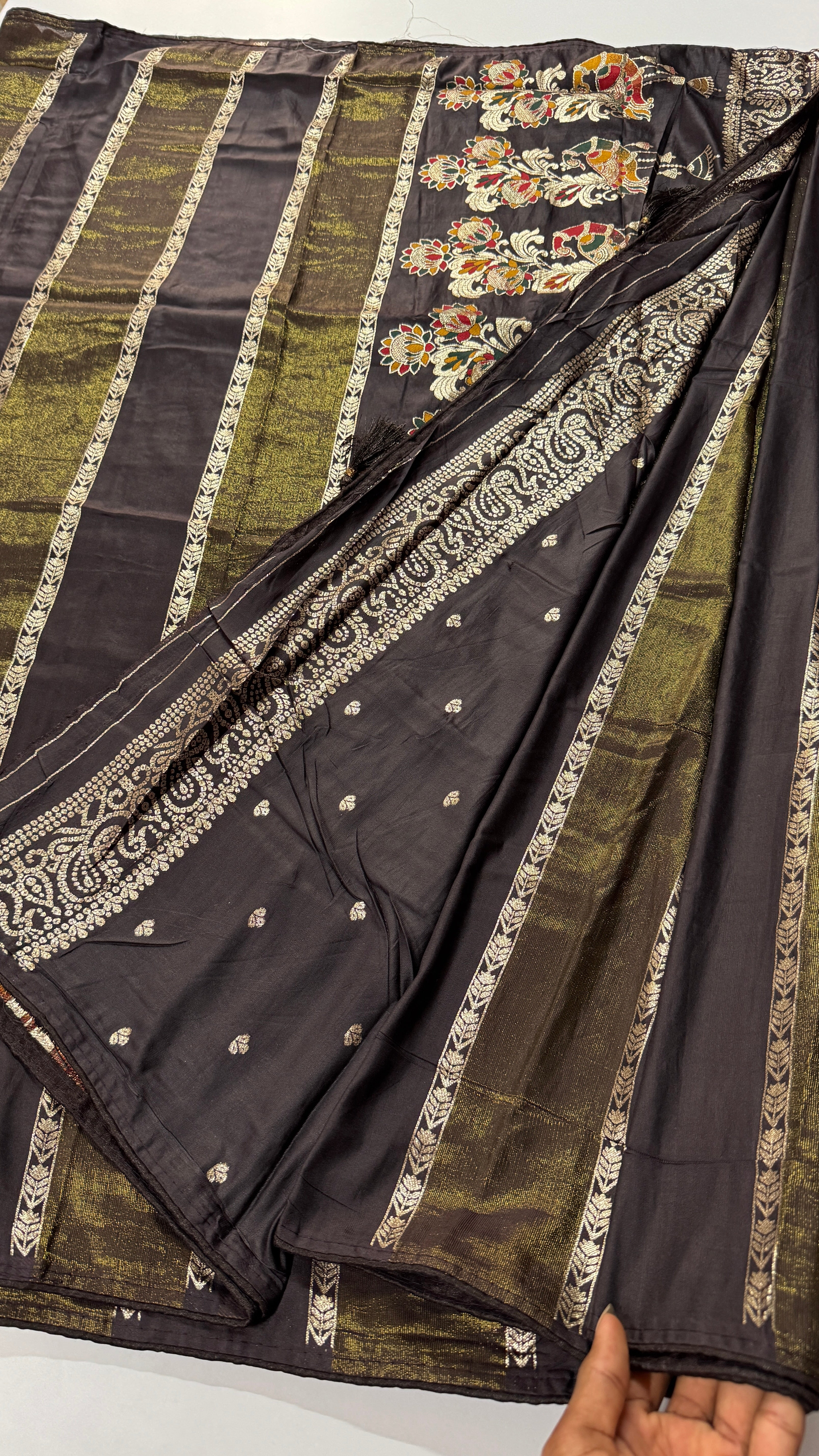 Viscose Zari Woven Saree