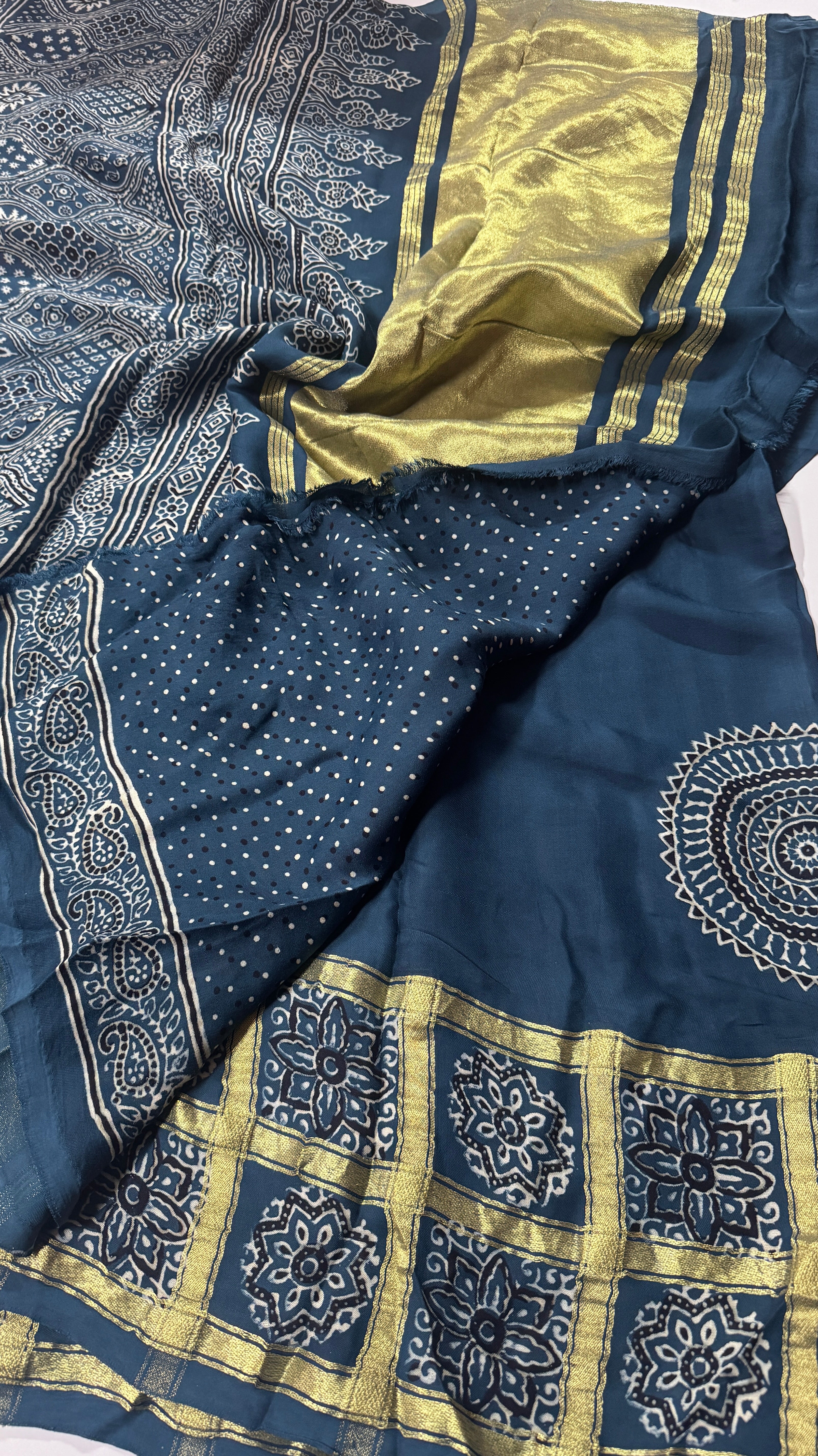 Royal Ajrak -Timeless Grace- VARAHI024