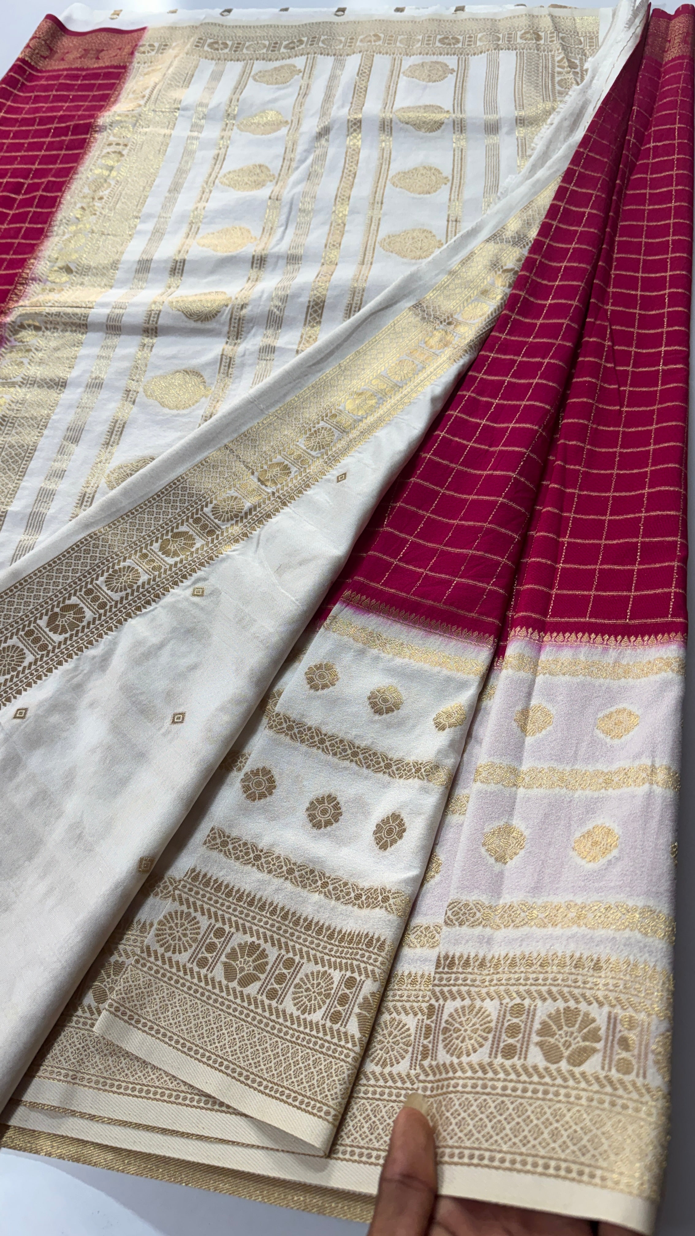 Georgette Saree with Whitish-Cream Border-VARAHI030