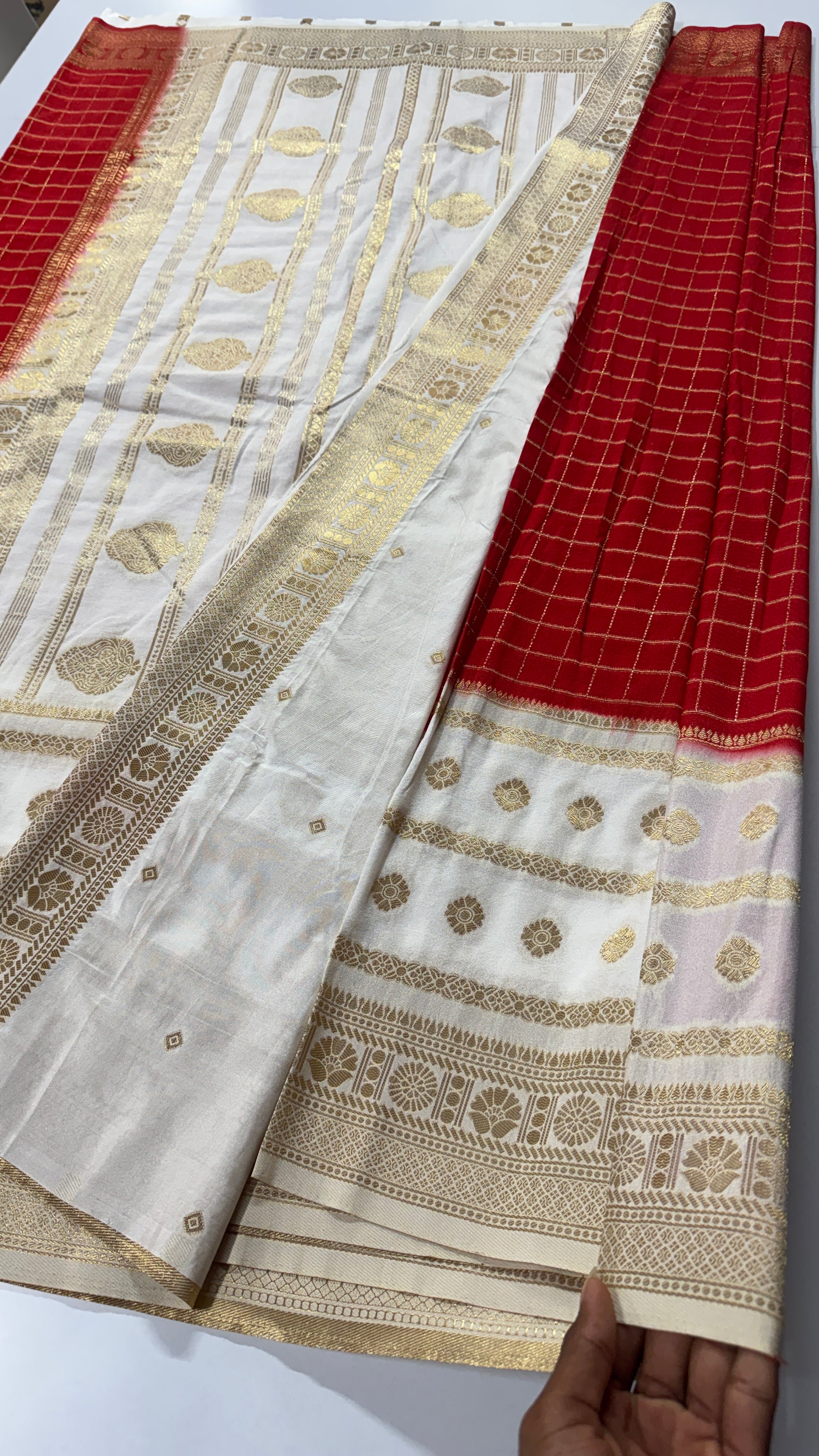 Georgette Saree with Whitish-Cream Border-VARAHI030