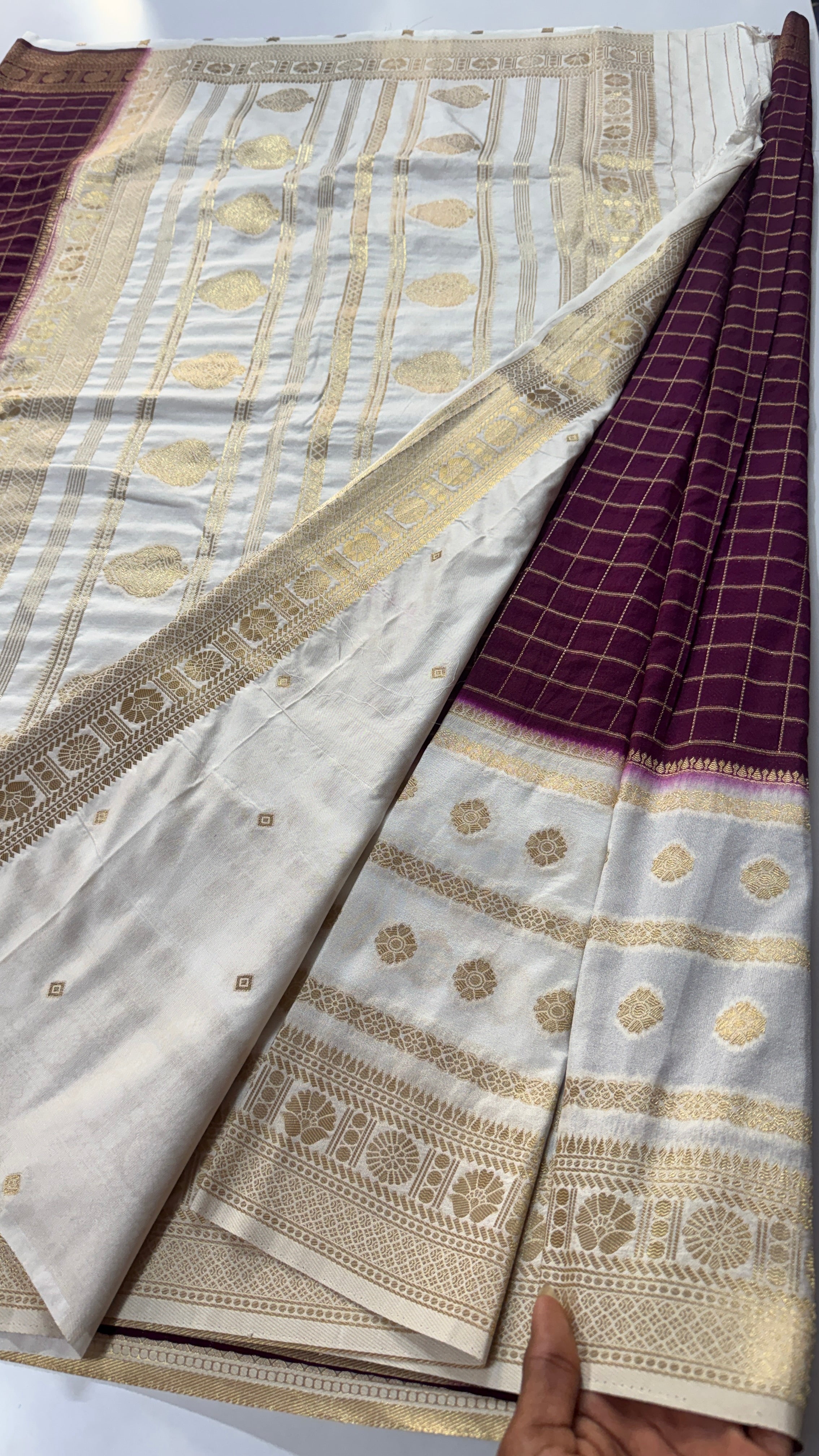 Georgette Saree with Whitish-Cream Border-VARAHI030