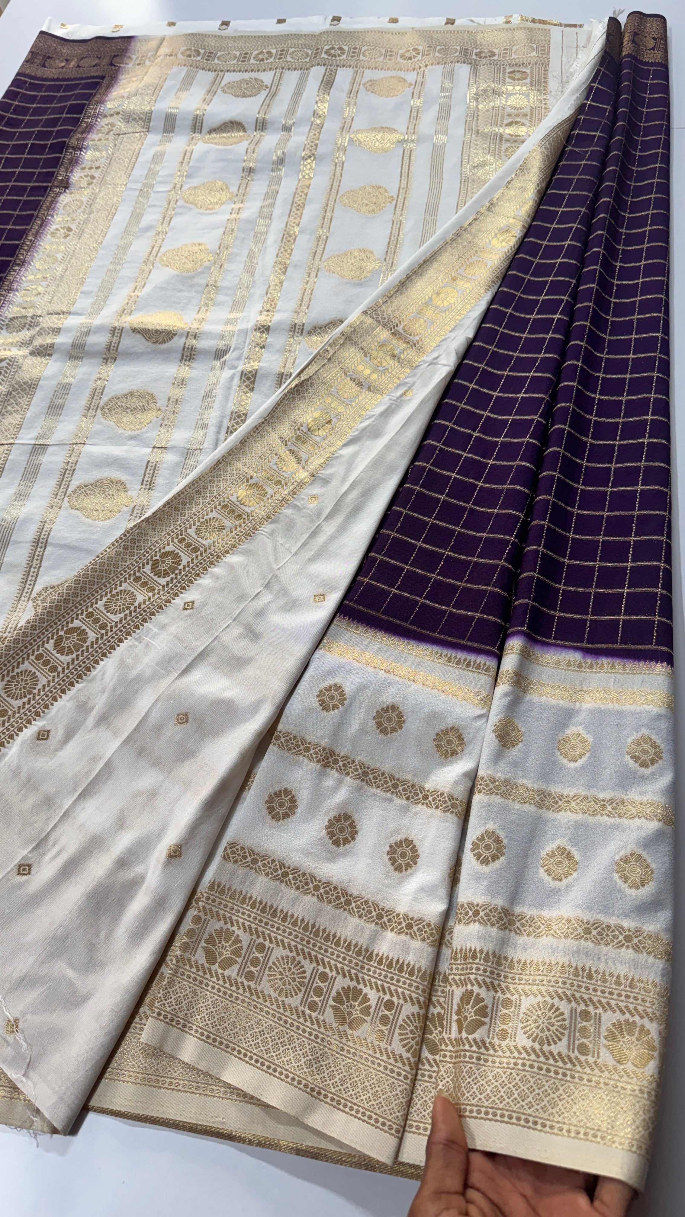 Georgette Saree with Whitish-Cream Border-VARAHI030