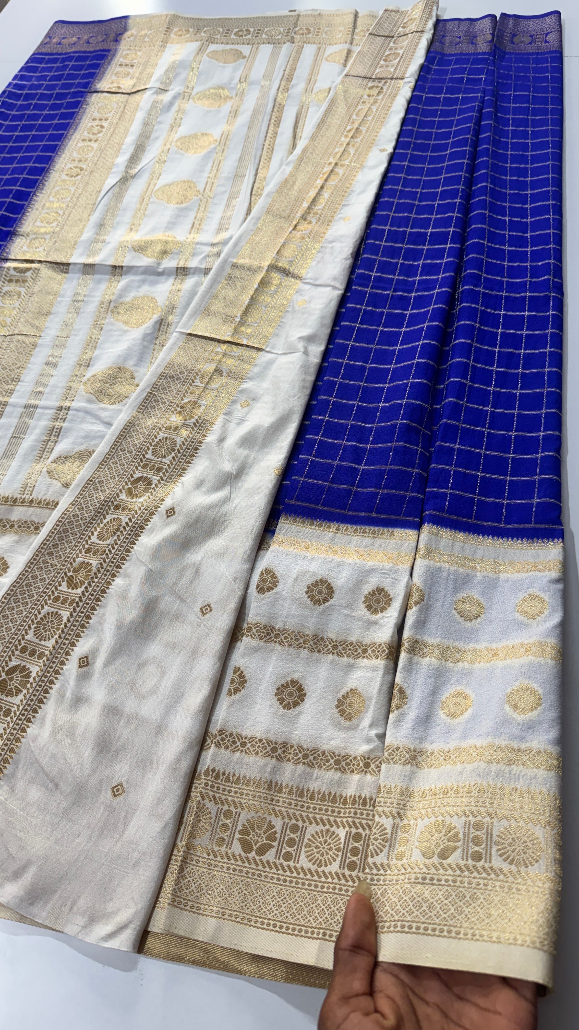 Georgette Saree with Whitish-Cream Border-VARAHI030