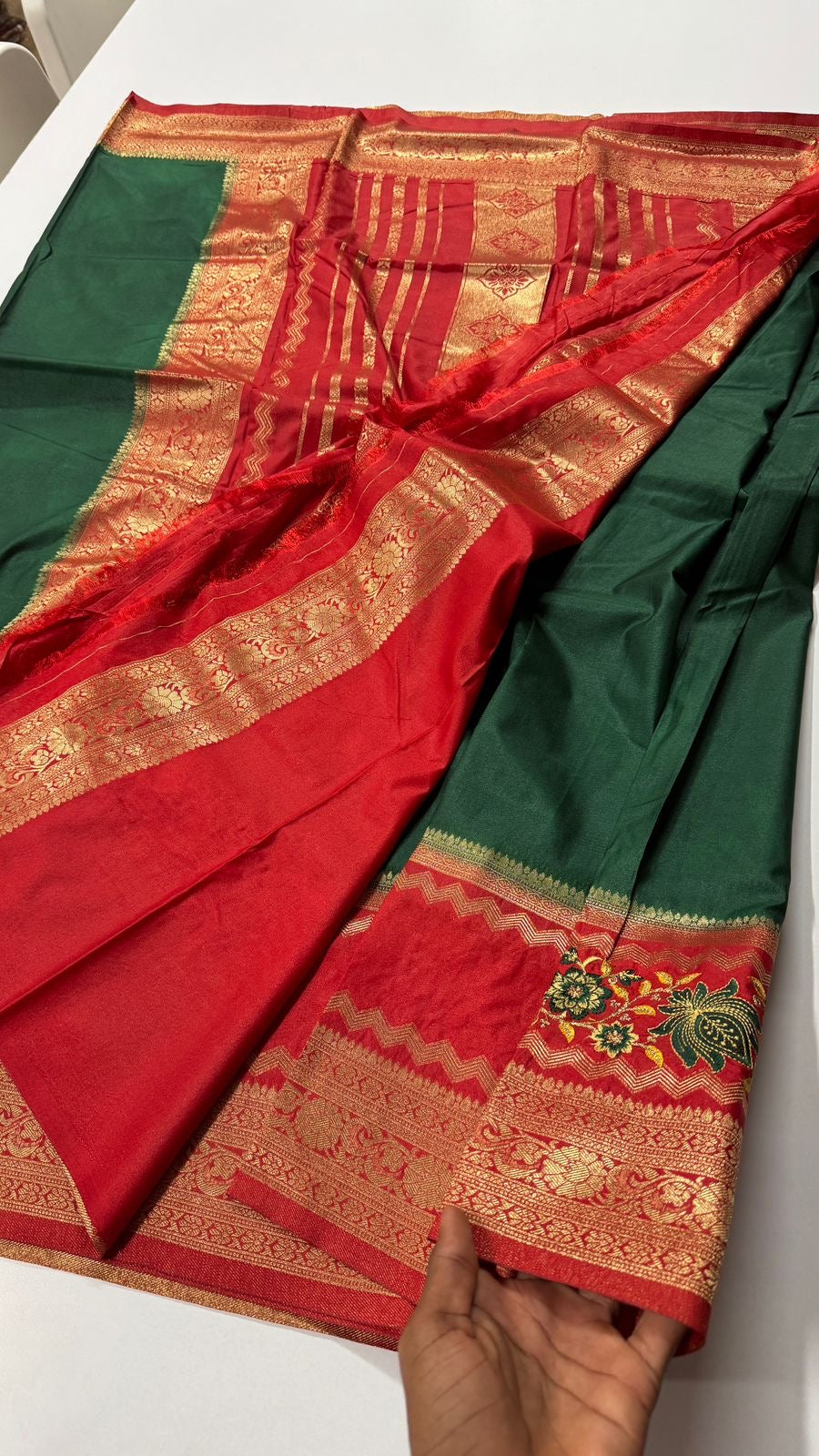 Elegant Mysore crepe bentex border with embroidery work on pallu-VARAHI067
